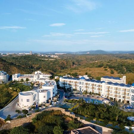 Ramee Royal Resort & Spa - Удайпур Екстериор снимка