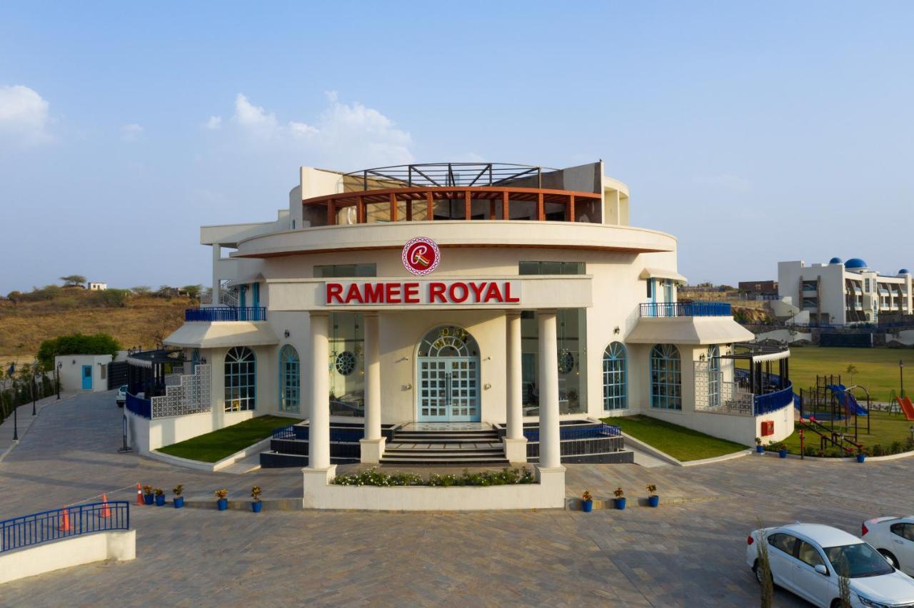 Ramee Royal Resort & Spa - Удайпур Екстериор снимка