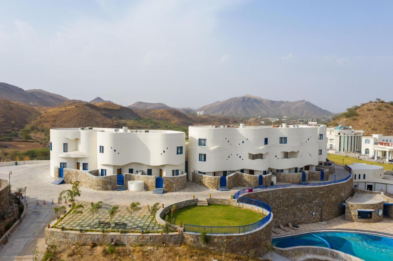 Ramee Royal Resort & Spa - Удайпур Екстериор снимка