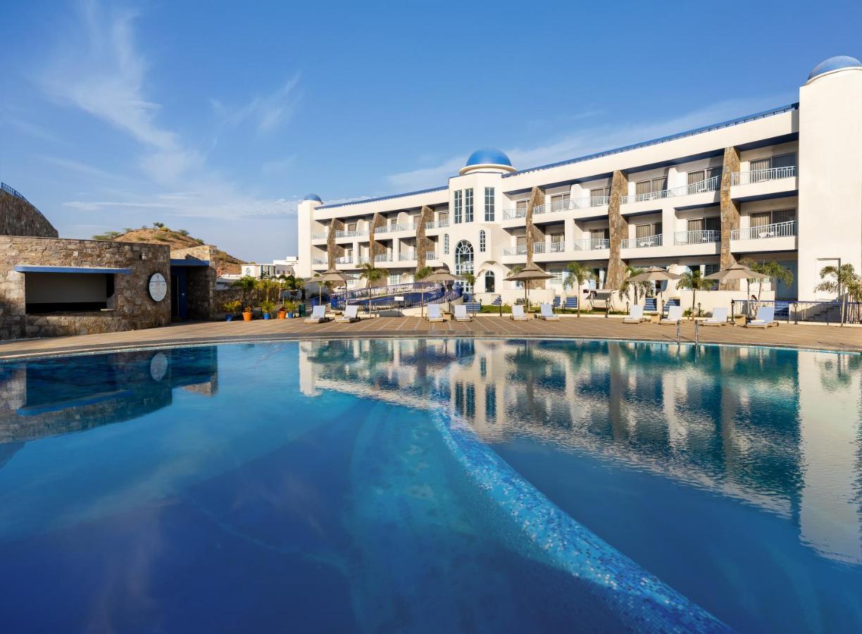 Ramee Royal Resort & Spa - Удайпур Екстериор снимка