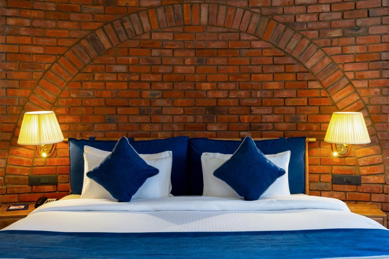 Ramee Royal Resort & Spa - Удайпур Екстериор снимка
